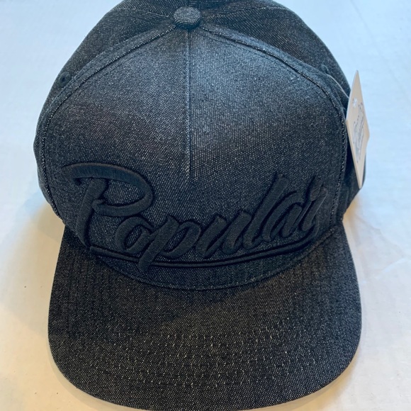 Crooks and castles tee and Popular snap back cap - Picture 4 of 6